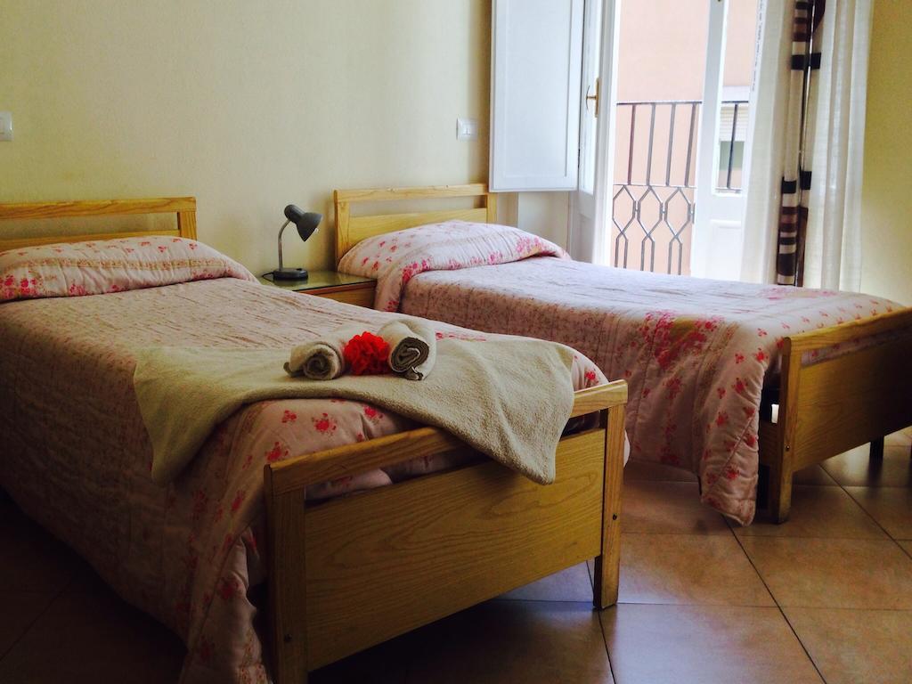 Albergo La Perla Кальярі Номер фото